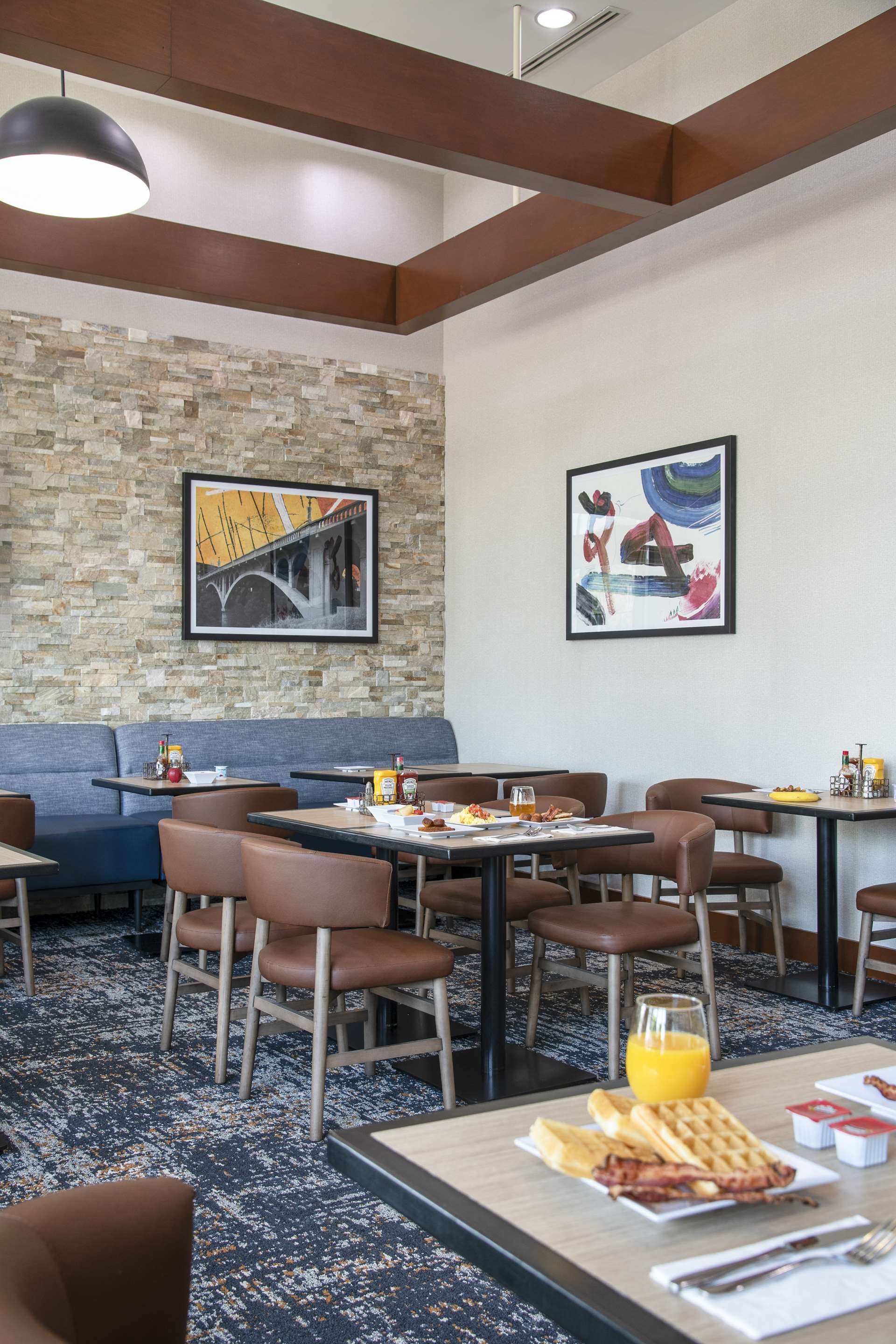 Restaurant | Hyatt Place Riverside Downtown