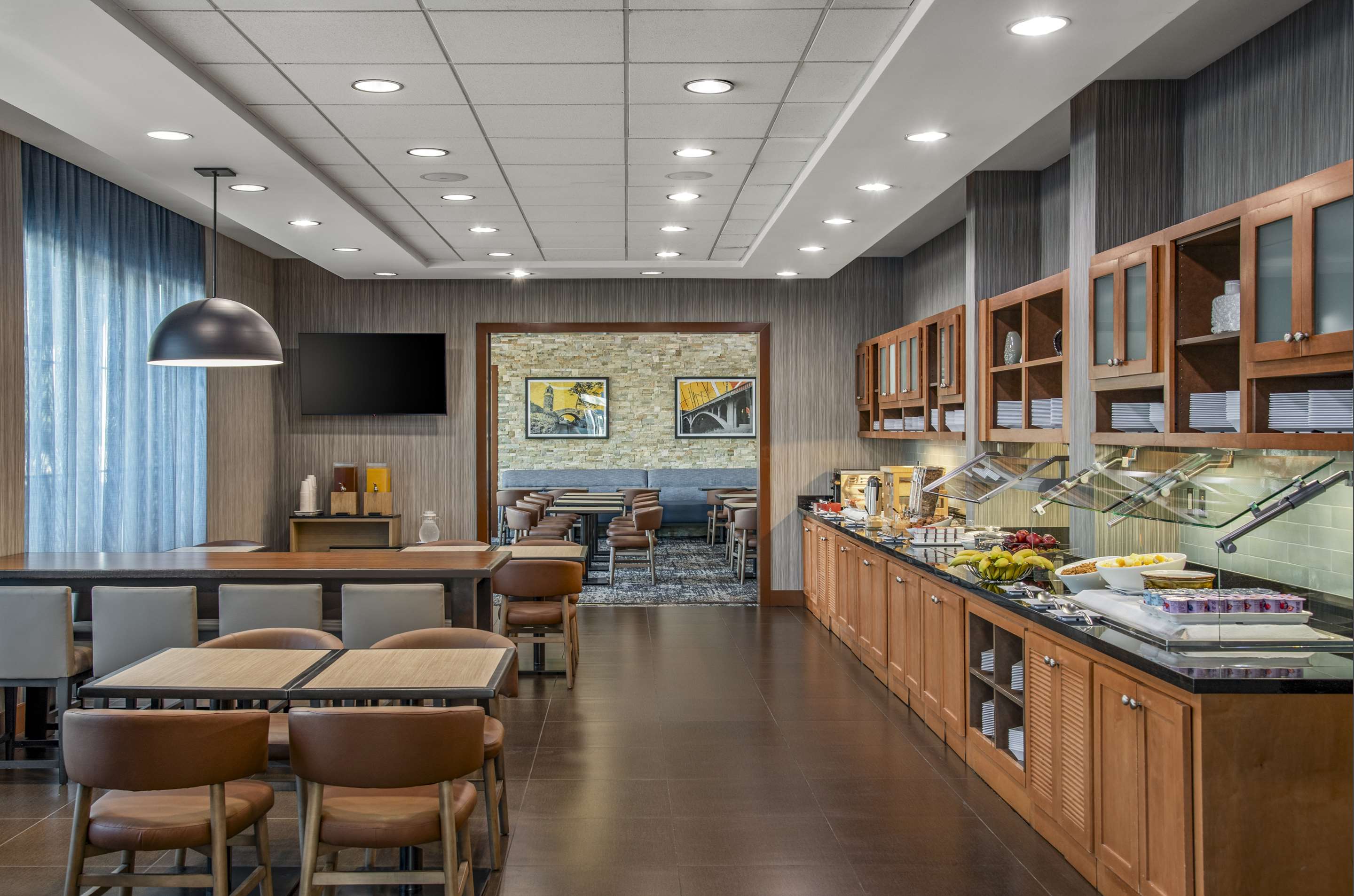 Restaurant | Hyatt Place Riverside Downtown