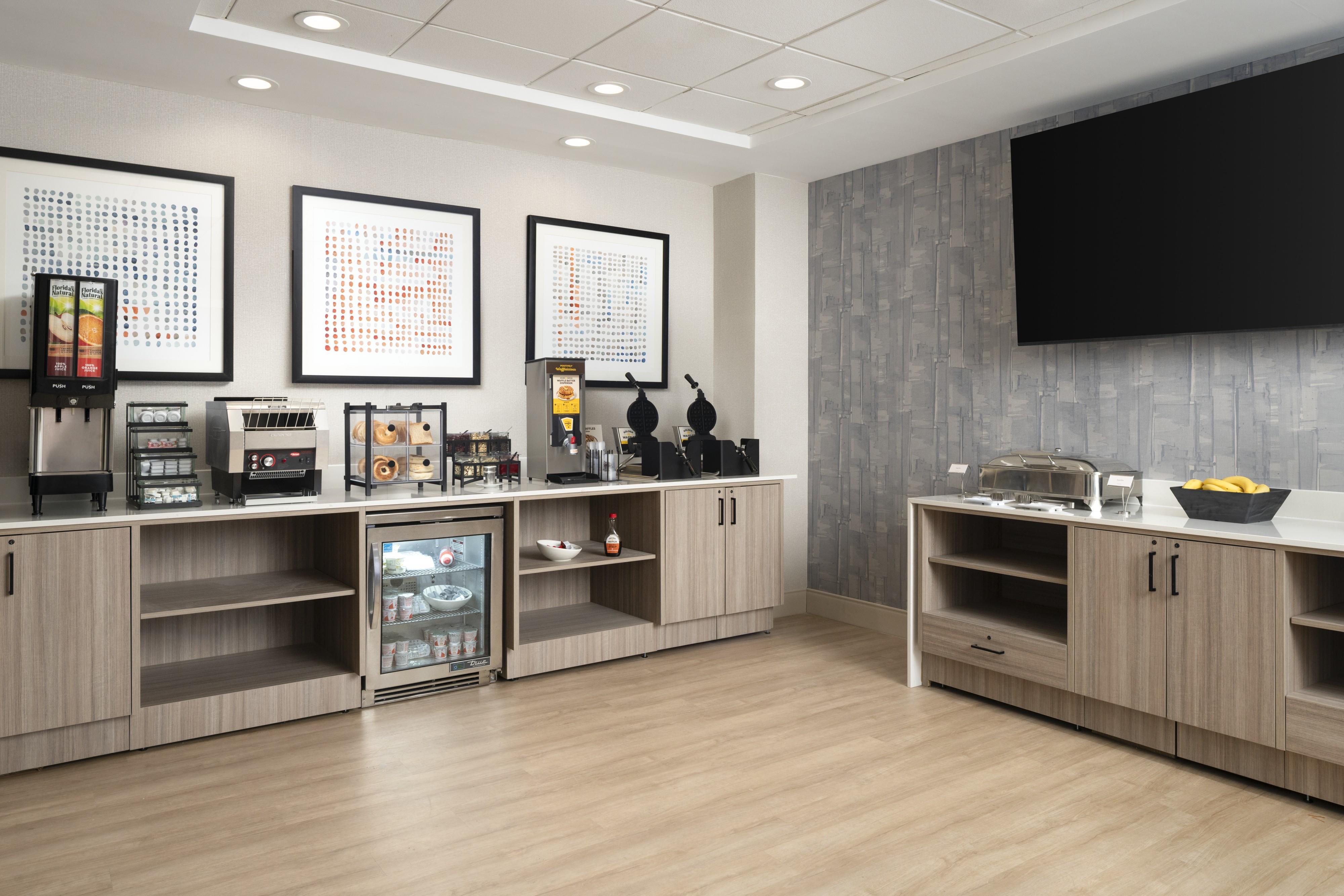 Breakfast Area | Hyatt Place Richmond/Chester