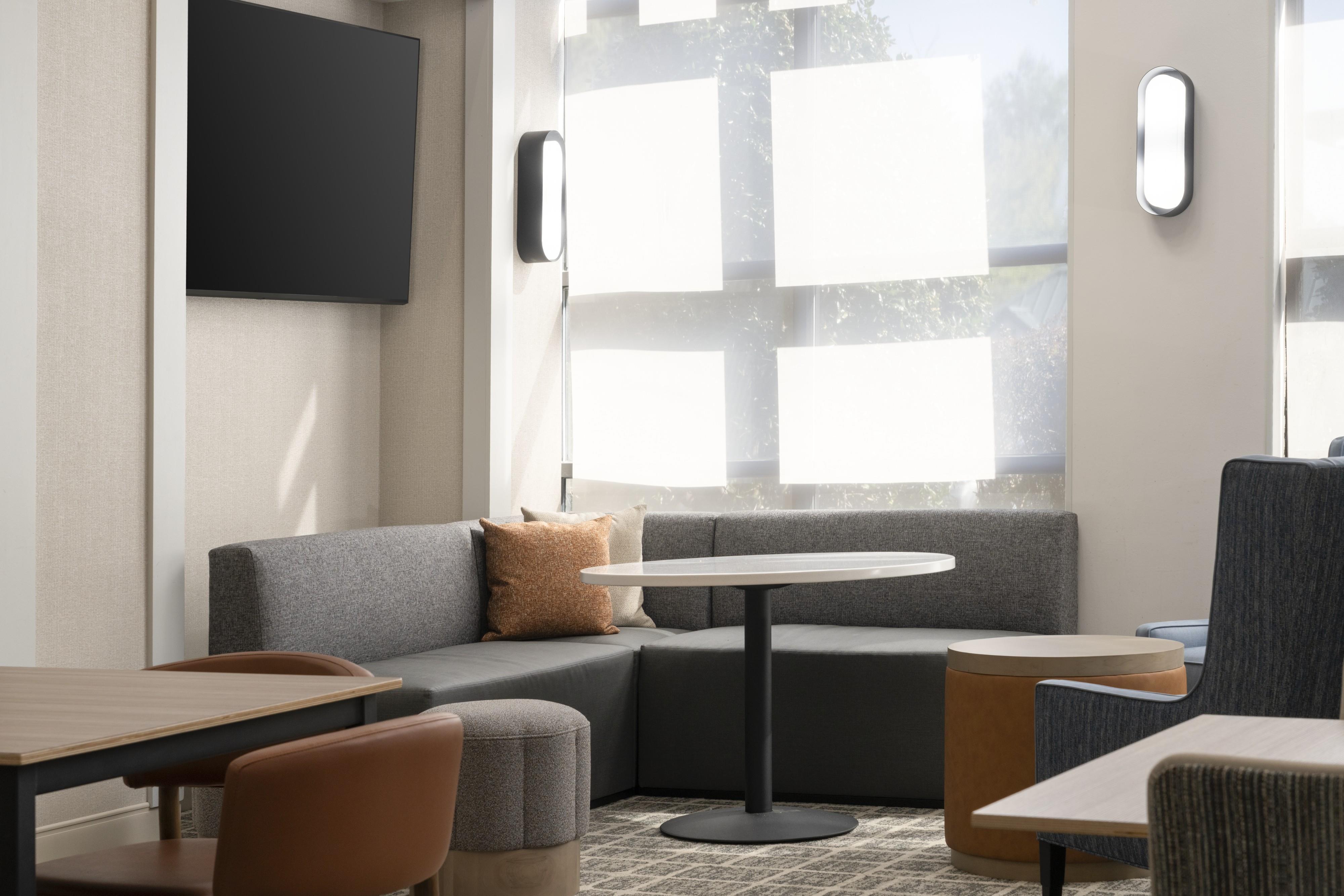 Lobby | Hyatt Place Richmond/Chester