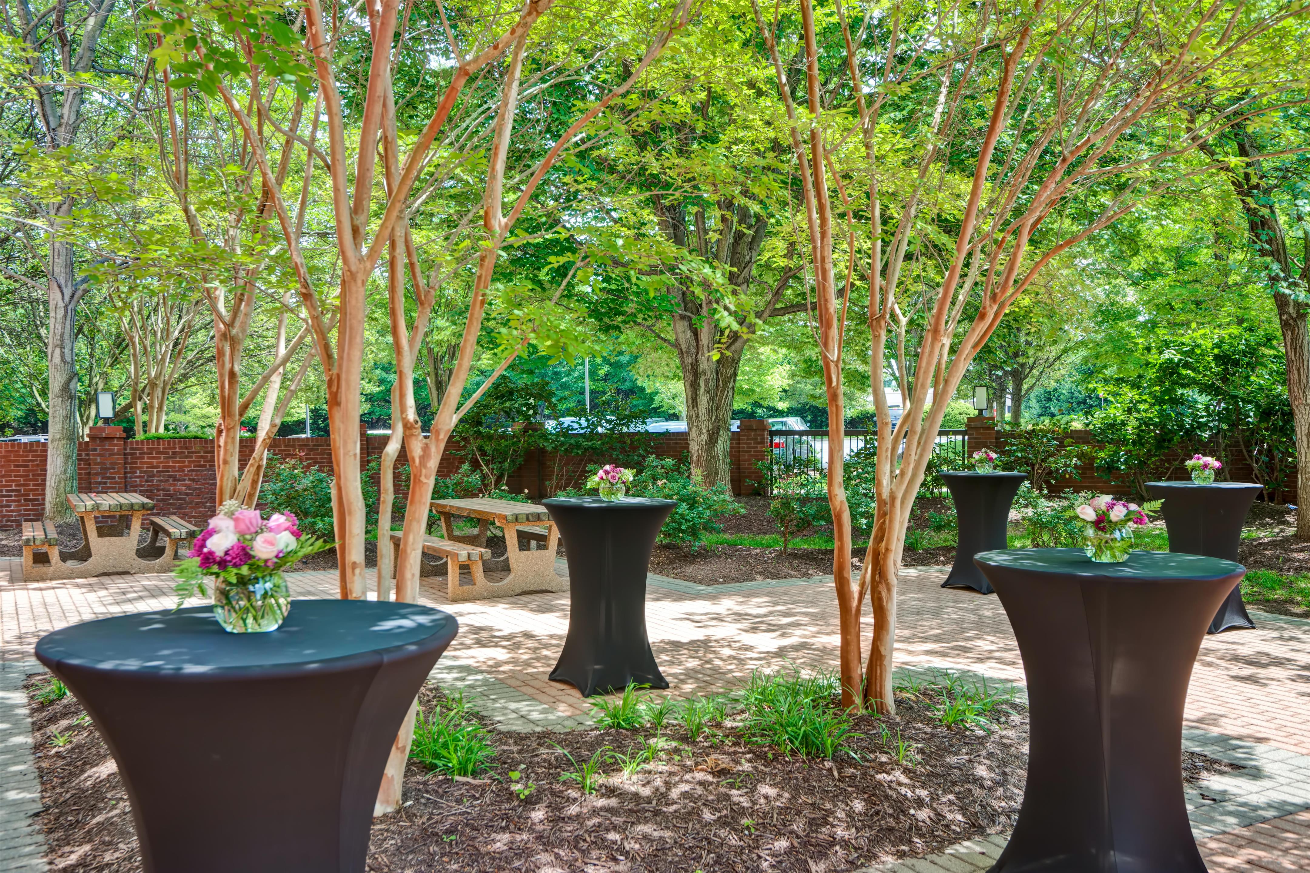 Patio Terrace | Hyatt Place Richmond/Innsbrook