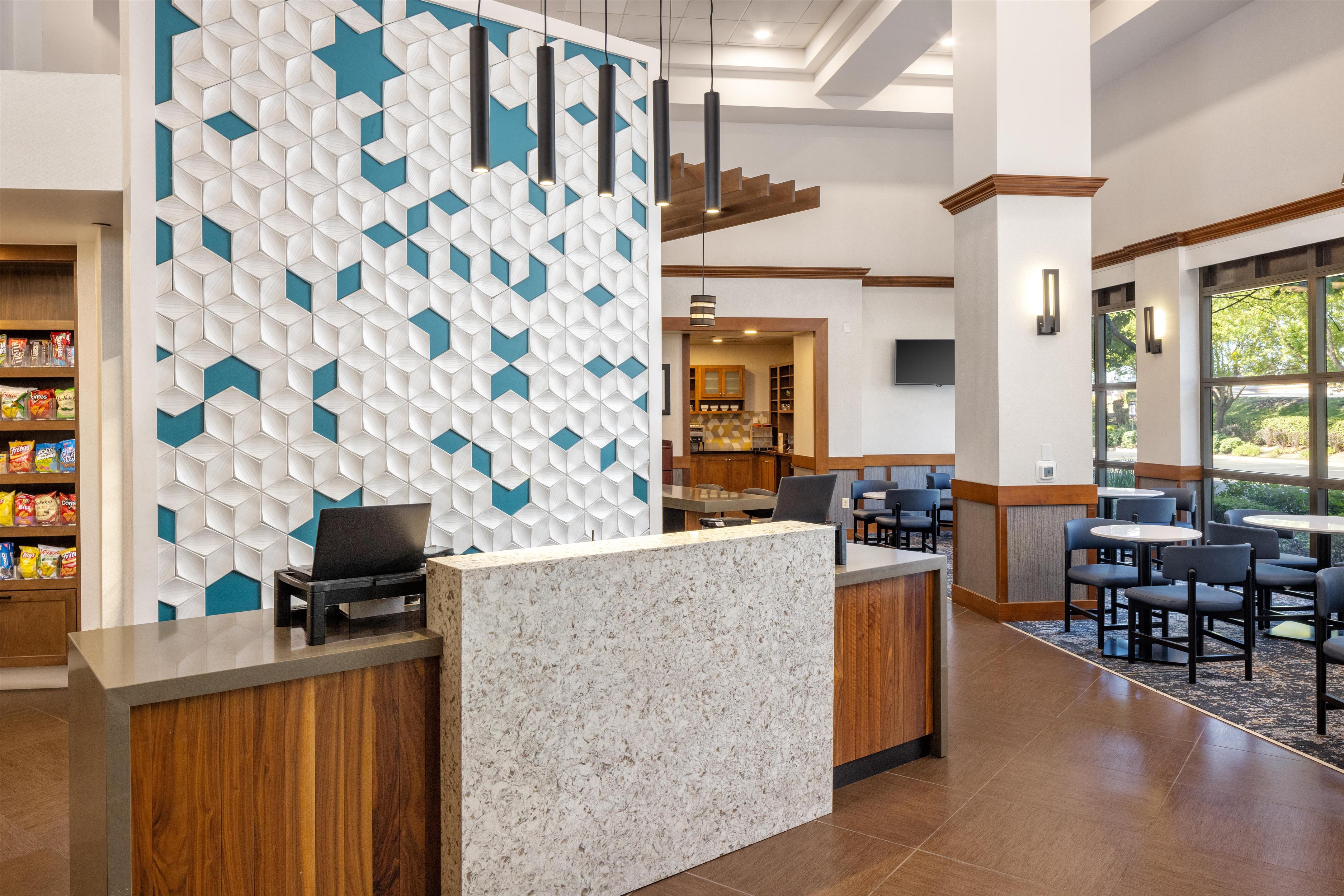 Lobby | Hyatt Place Sacramento/Rancho Cordova