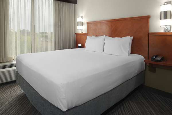  - Hyatt Place Hotel Louisville - I-64, Exit 15