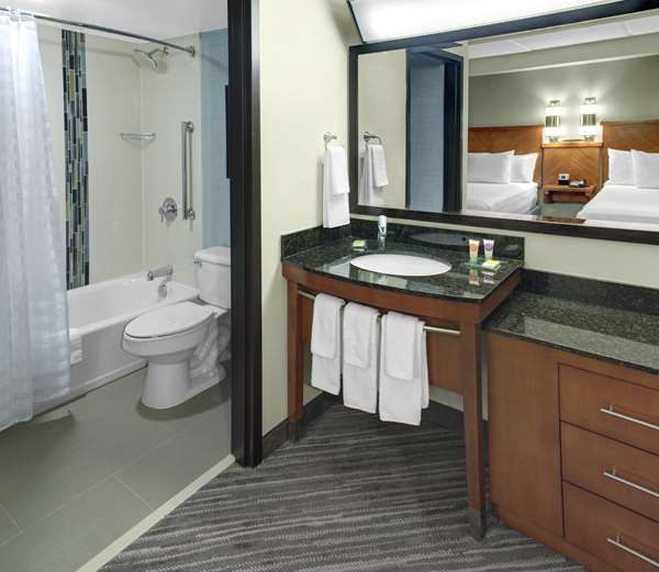  - Hyatt Place Hotel Louisville - I-64, Exit 15