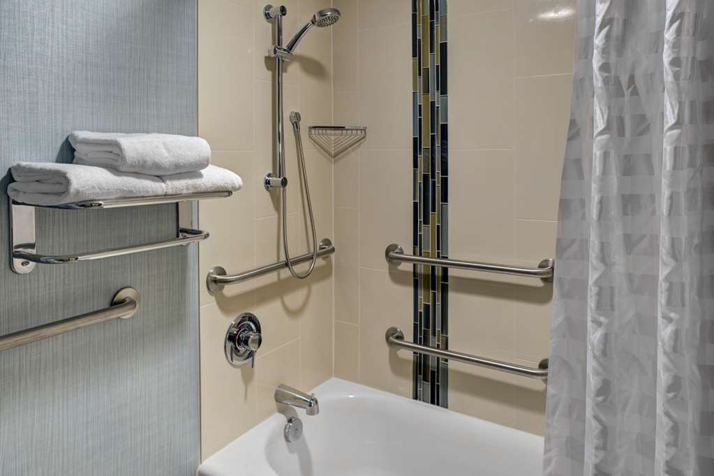 HYATT PLACE LAKELAND CENTER-guestroom-Guest Room,Bathroom,On-Site.jpg