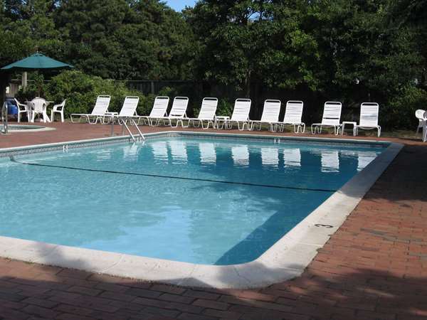 Pool - Nantucket Inn