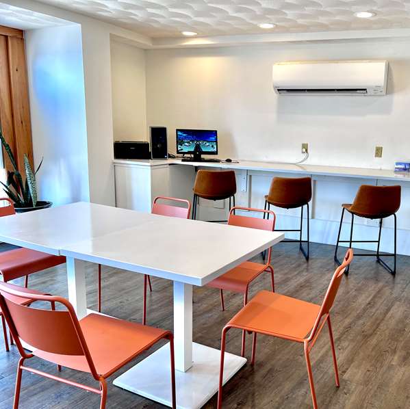 Conference Area - Atlantic Beach Hotel & Suites Middletown