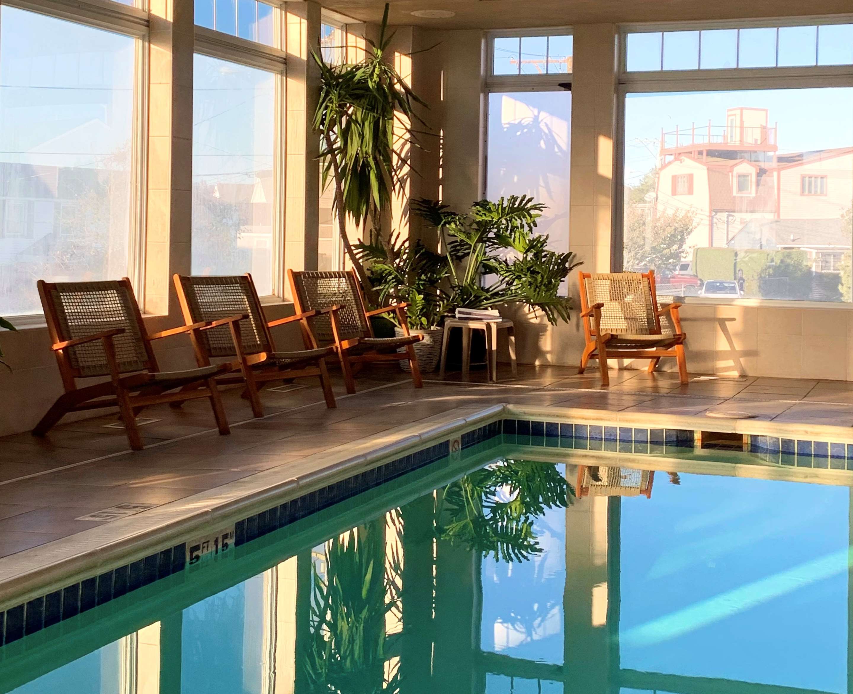 PoolIndoorHeated