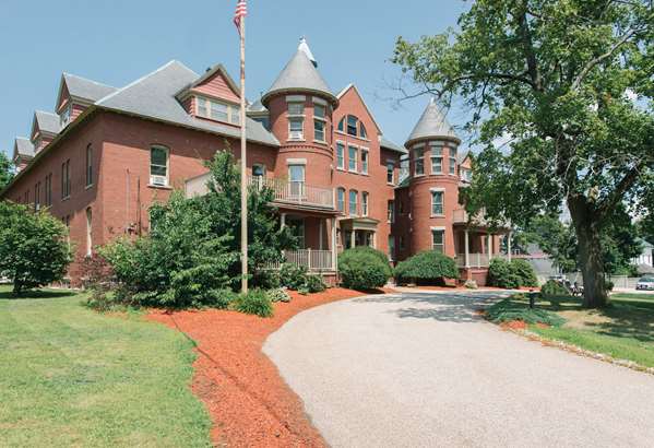Exterior view - Centennial Inn Concord