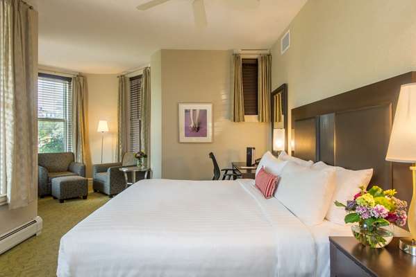 Suite - Centennial Inn Concord