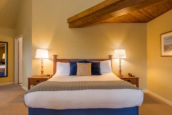 Suite - Wolfeboro Inn