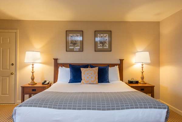 Suite - Wolfeboro Inn