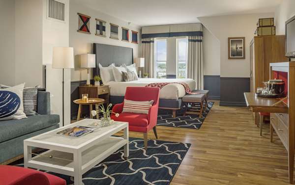 Suite - Portland Harbor Hotel