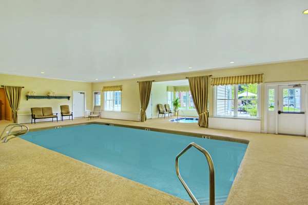 Pool - Pointe at Castle Hill Resort Proctorsville