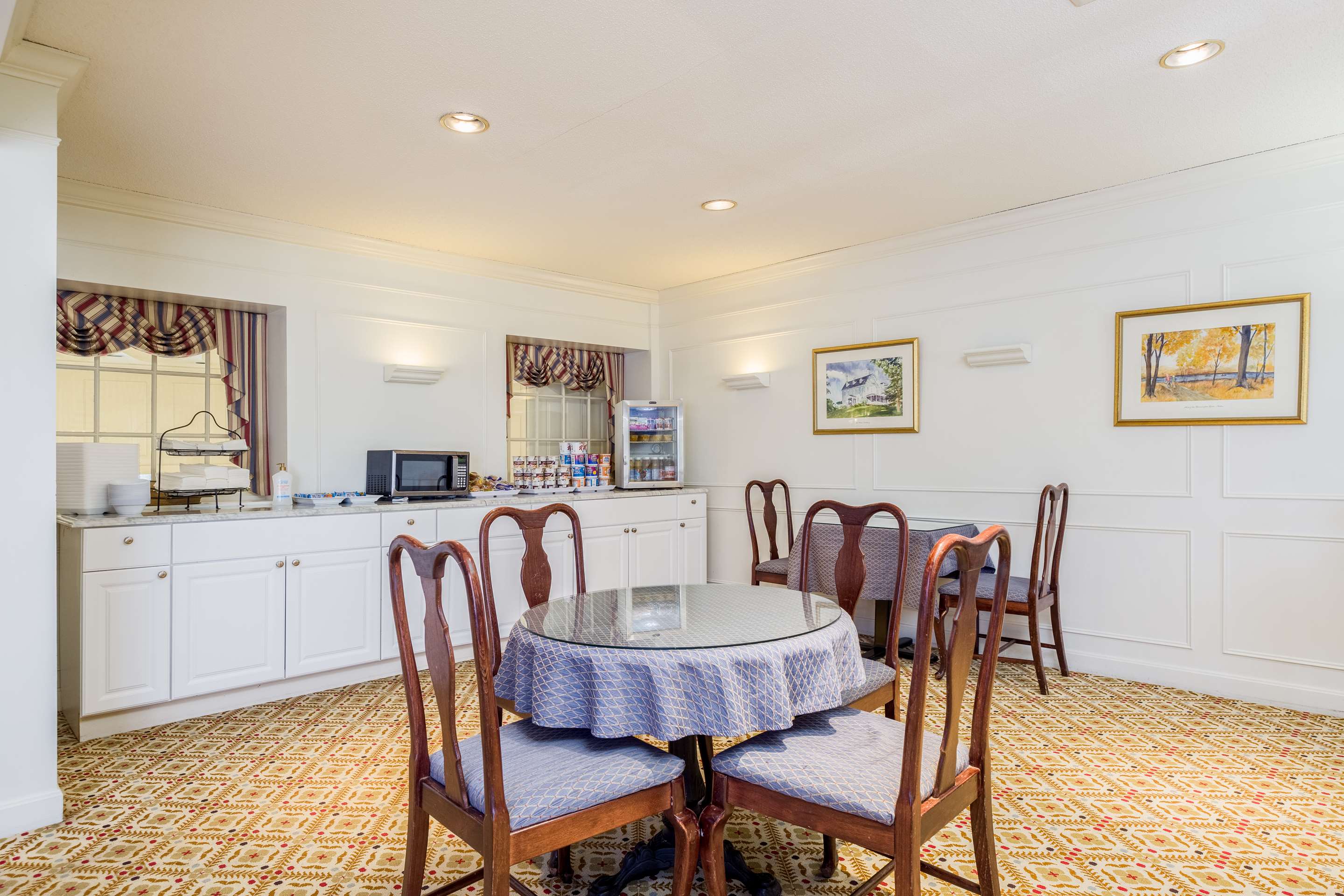 Farmington Inn