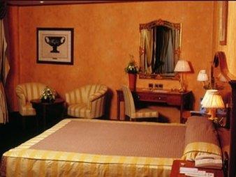 Tirrenus Hotel