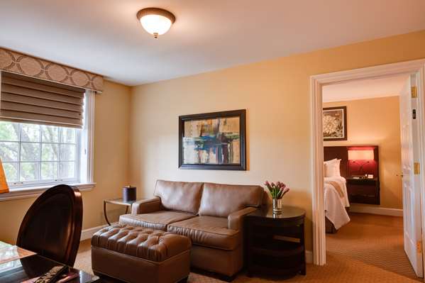 Suite - Nassau Inn Princeton