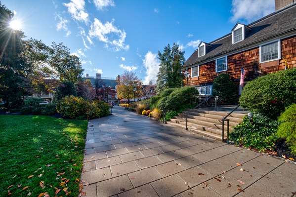 Exterior view - Nassau Inn Princeton