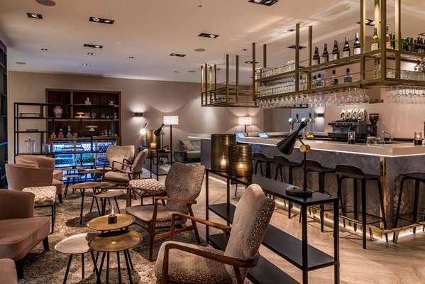 On-Site,Bar/Lounge