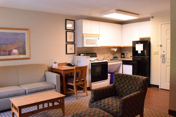 Suite - Cresthill Suites East Syracuse