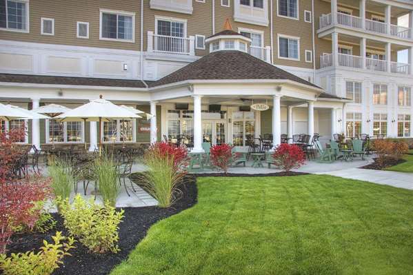Exterior view - Watkins Glen Harbor Hotel