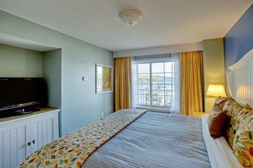 Suite - Watkins Glen Harbor Hotel