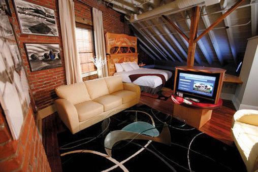 Suite - Lancaster Arts Hotel