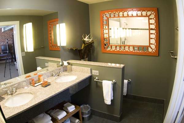  - Lancaster Arts Hotel