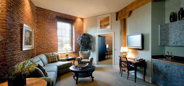 Suite - Lancaster Arts Hotel