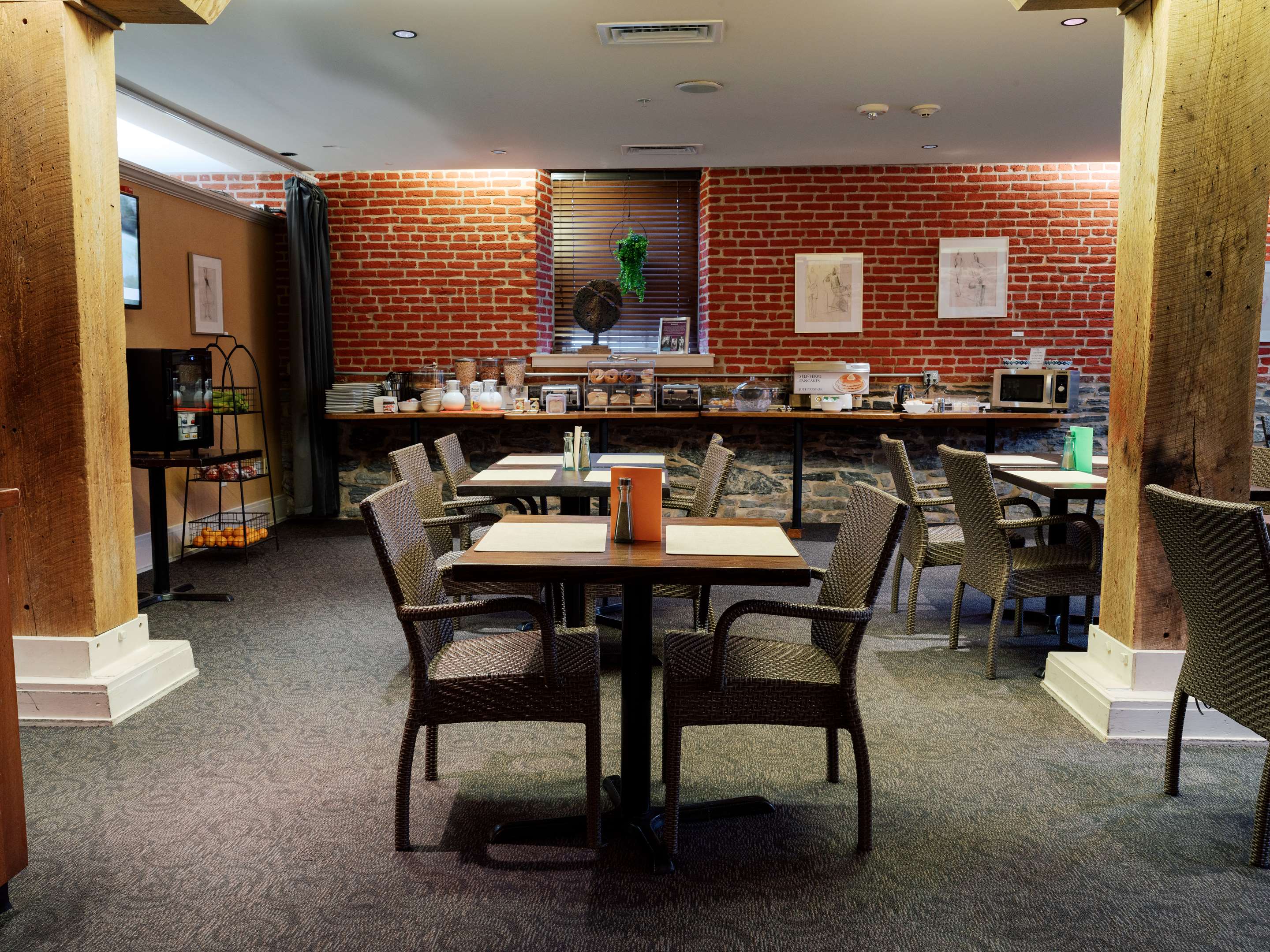 Breakfast Full View | Lancaster Arts Hotel