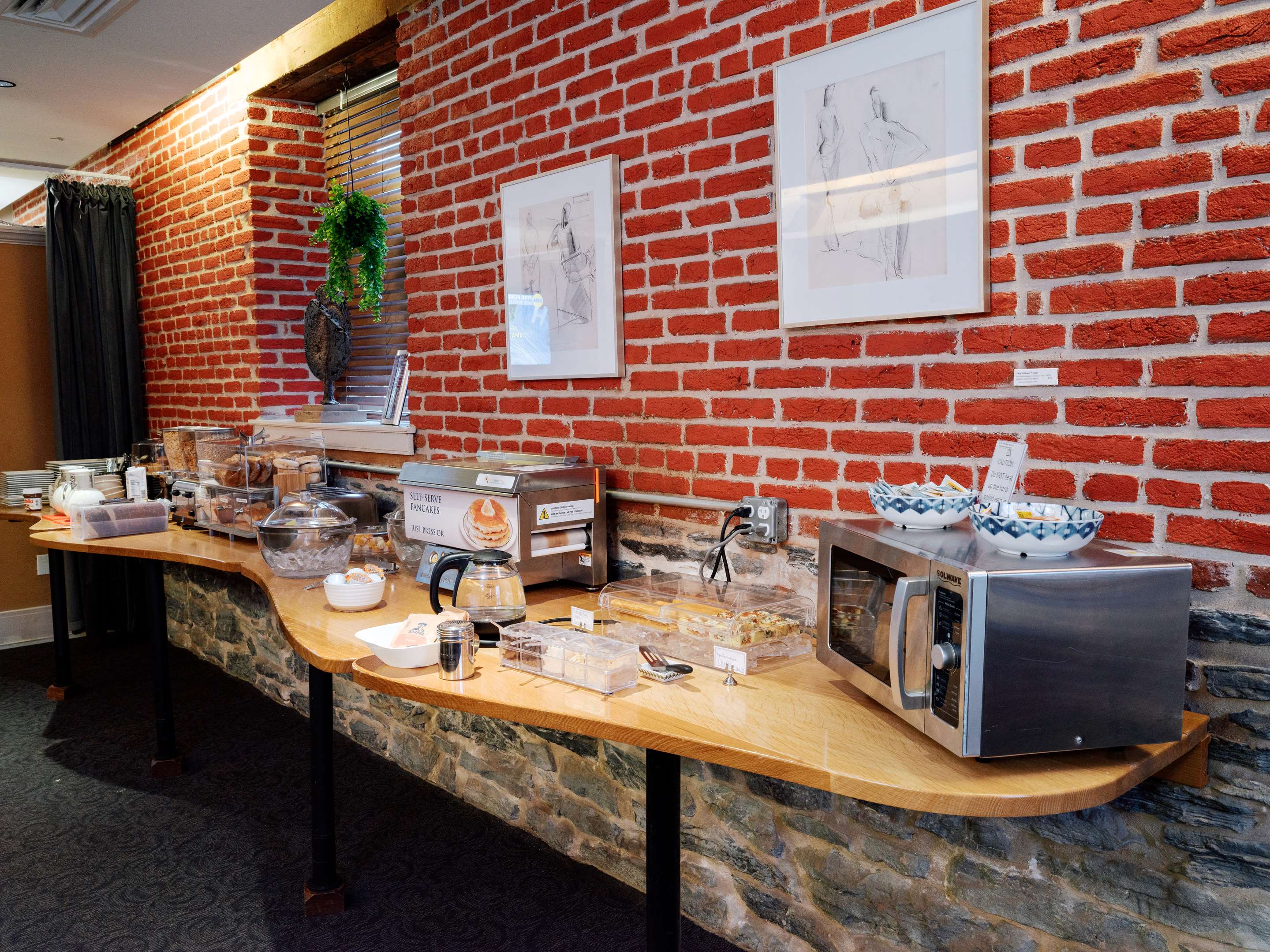 Breakfast Microwave | Lancaster Arts Hotel