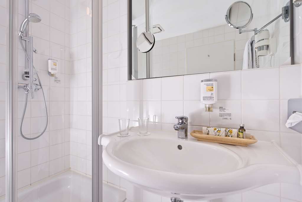 SORAT HOTEL BRANDENBURG-guestroom-Guest Room,Bathroom,On-Site.jpg