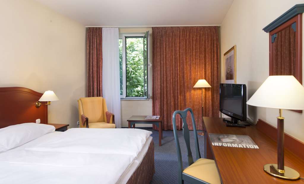 SORAT HOTEL BRANDENBURG-guestroom-Guest Room,On-Site.jpg