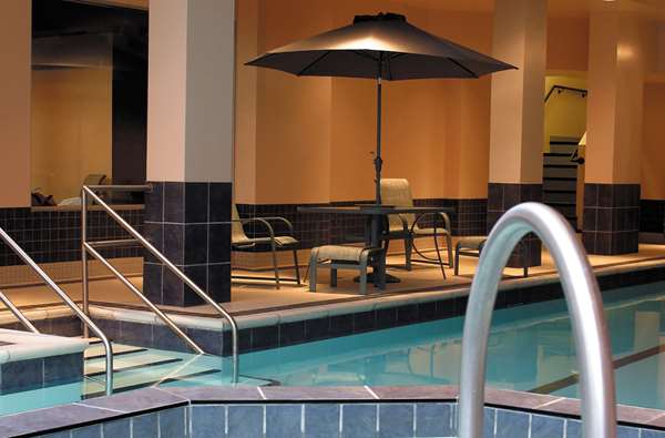 Pool - Lord Elgin Hotel Ottawa