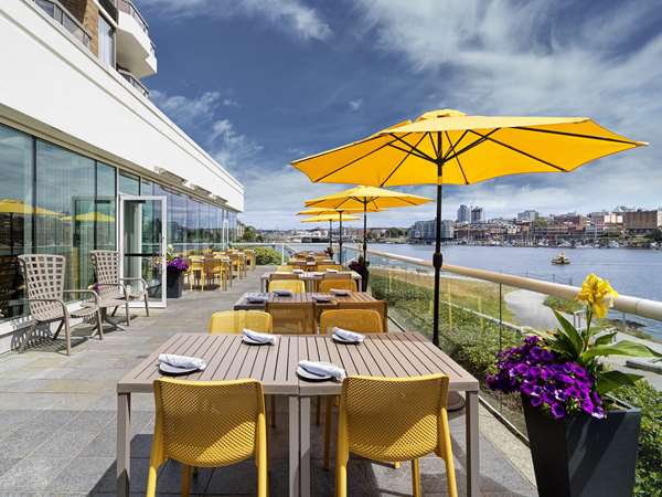 Restaurant - Inn at Laurel Point Victoria