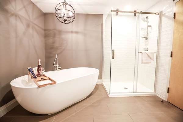  - Cambridge Hotel & Conference Centre