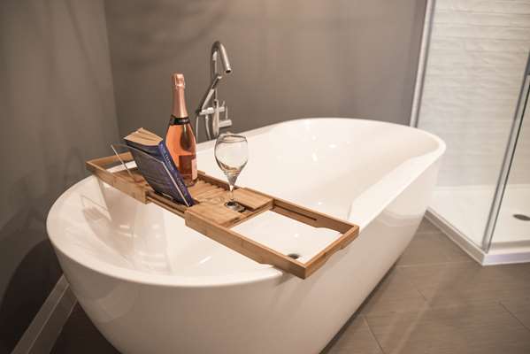  - Cambridge Hotel & Conference Centre