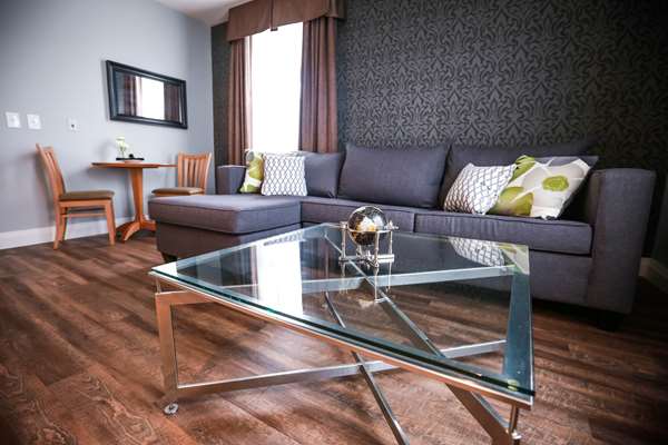  - Cambridge Hotel & Conference Centre