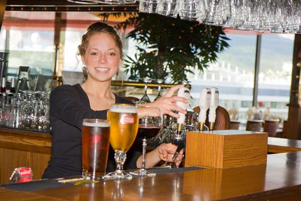 Bar - Crest Hotel Prince Rupert