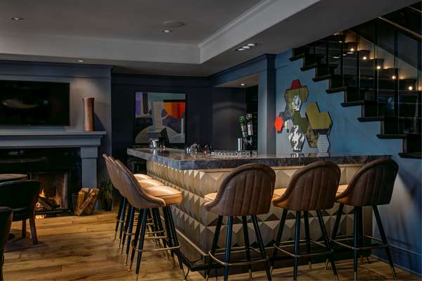 Bar - Hotel Arts Kensington Calgary