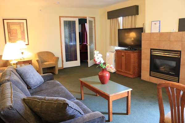 Suite - Nomad Hotel & Suites Fort McMurray