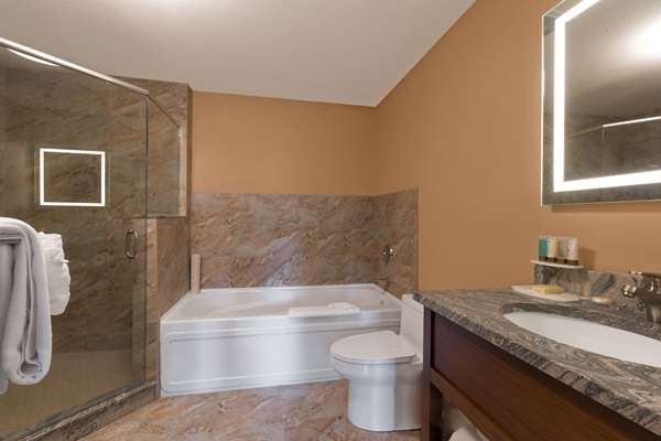  - Falcon Crest Lodge Canmore