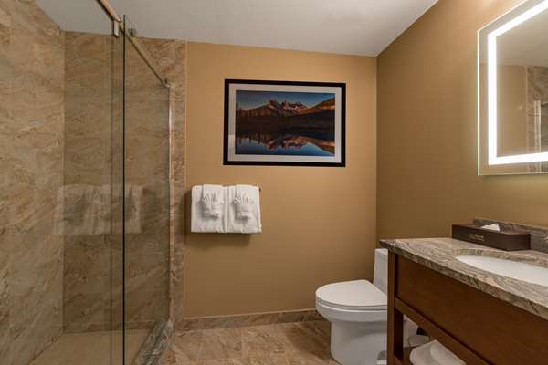  - Falcon Crest Lodge Canmore