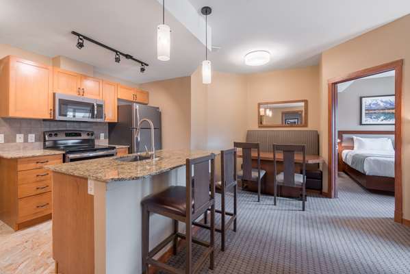 Suite - Falcon Crest Lodge Canmore