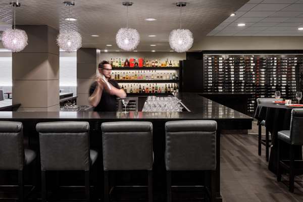 Restaurant - Pomeroy Hotel & Conference Centre Grande Prairie