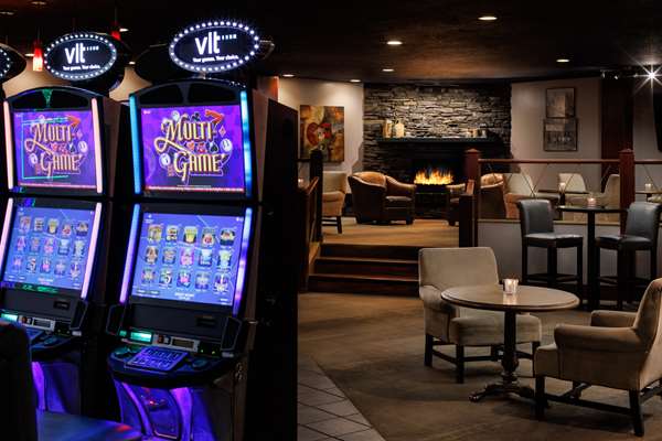 Bar - Pomeroy Hotel & Conference Centre Grande Prairie