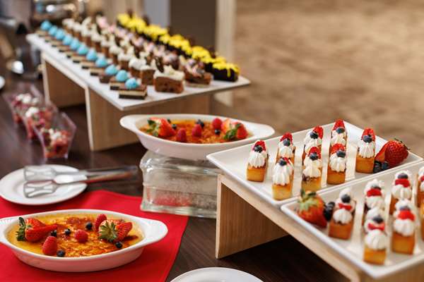 Restaurant - Pomeroy Hotel & Conference Centre Grande Prairie