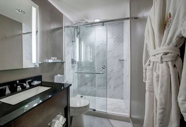  - Phoenix Park Hotel DC