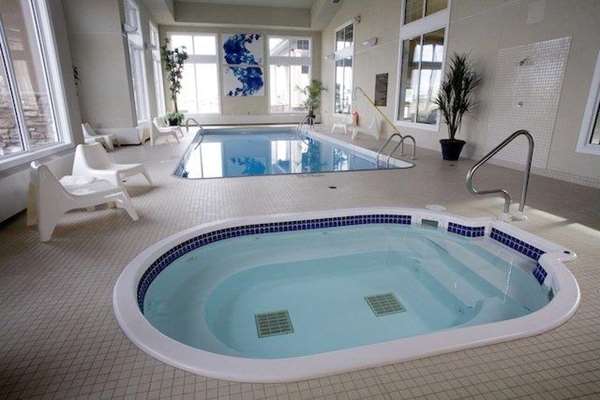 Pool - Heritage Inn & Suites Brooks