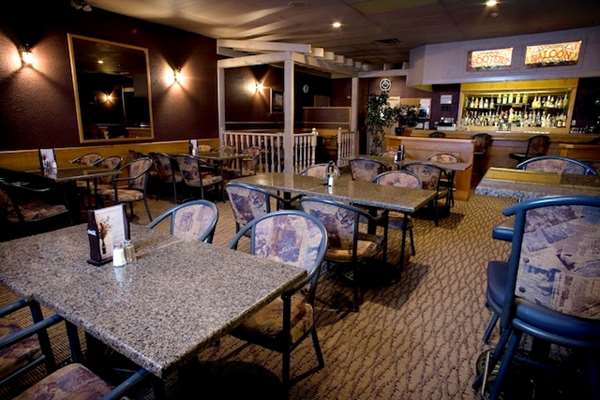 Bar - Heritage Inn High River